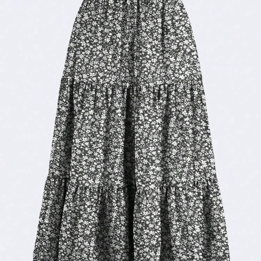 Women's Black & White Floral Tiered Maxi Skirt